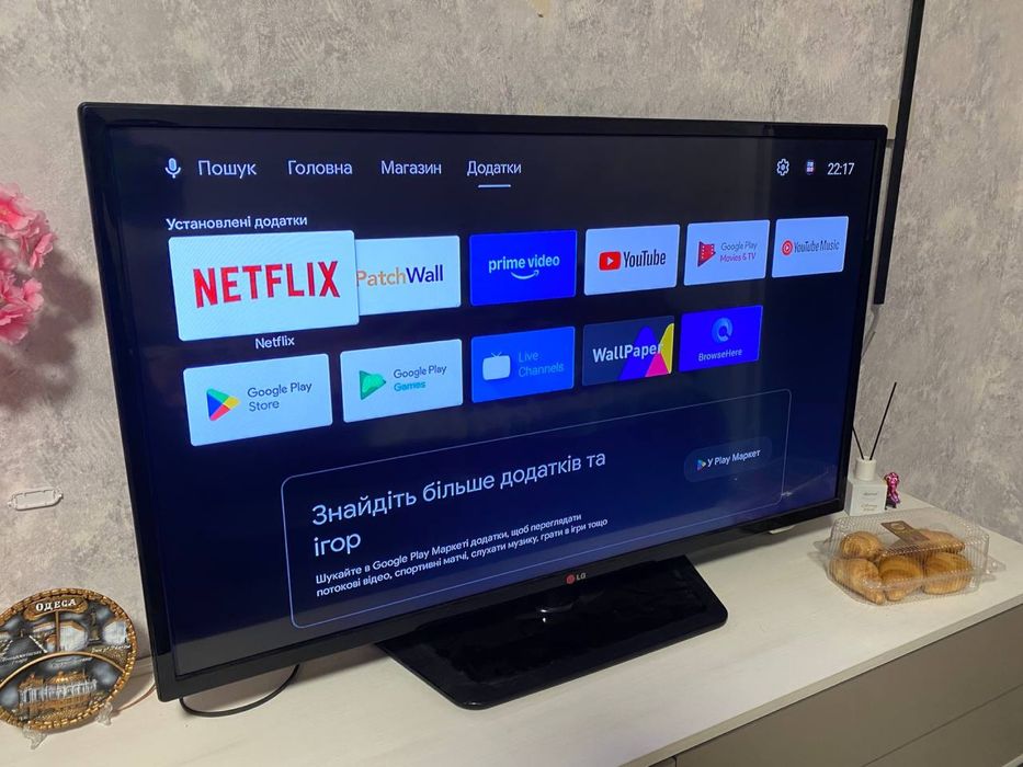 Продам телевізор 42 дюйми smart tv