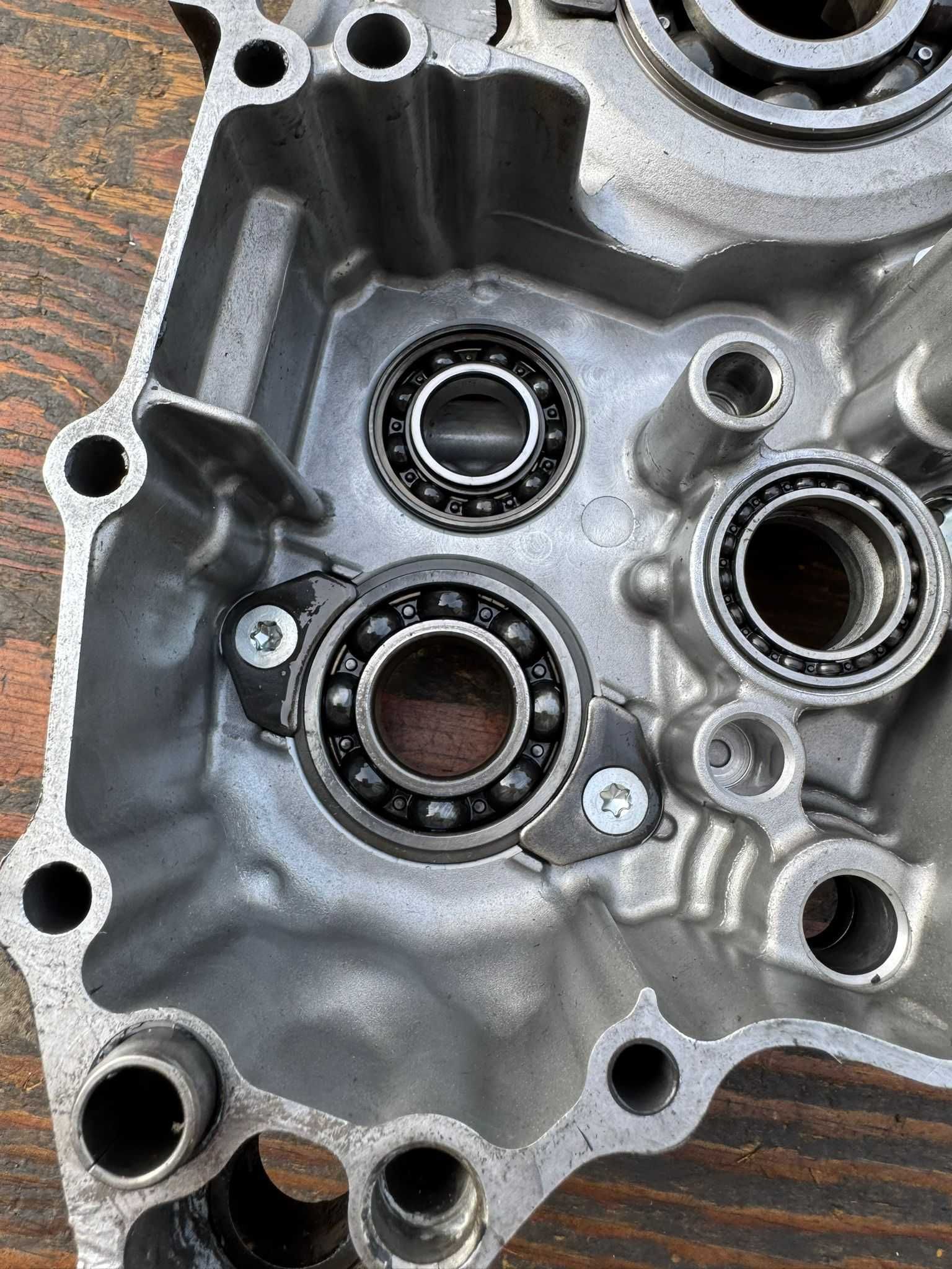 Kartery yamaha yzf 450 r 14-17 karter lewy prawy komplet dekiel wrf 45