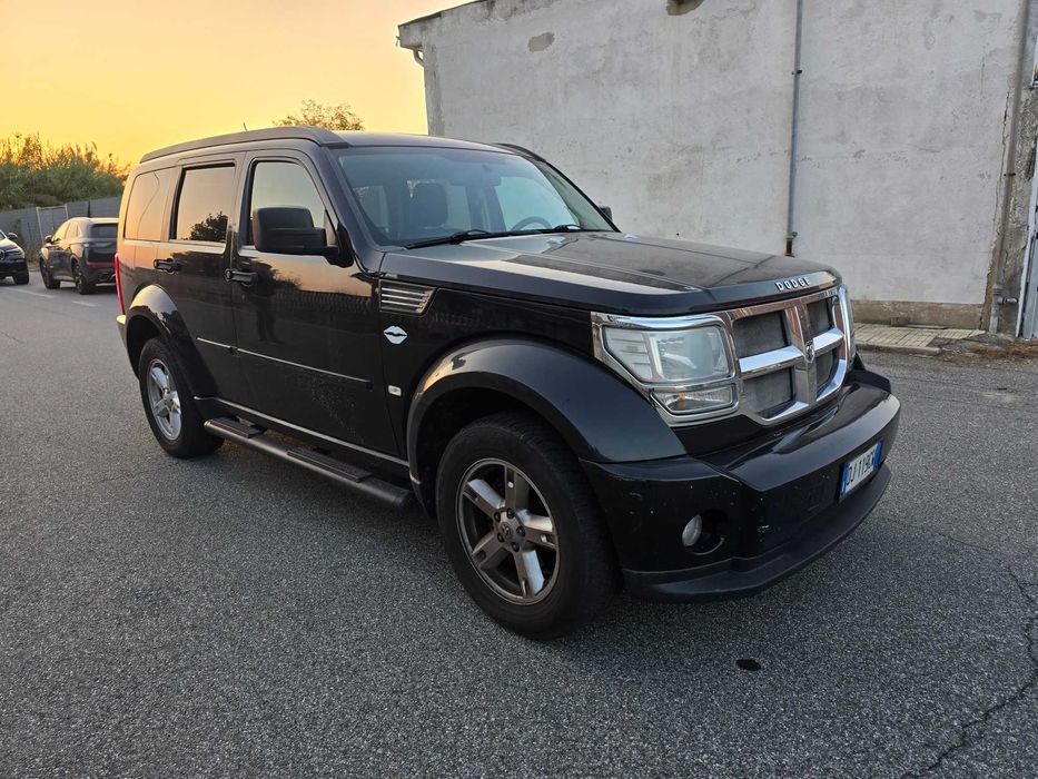 jeep Nitro 2.8d  Posiadam  inne  auta  z  włoch  całe  i uszkodzone