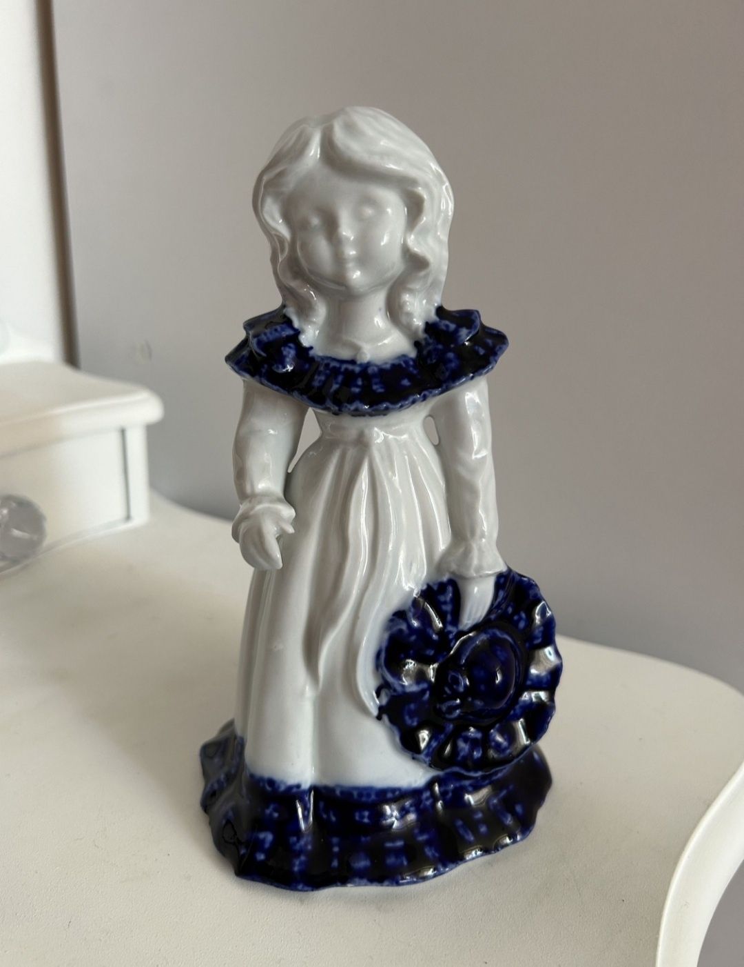 Figurka porcelanowa, dziewczynka Dikolenko