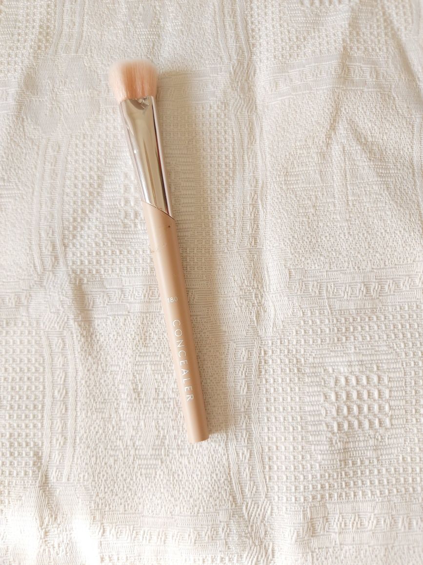 Fenty Beauty Concealer brush