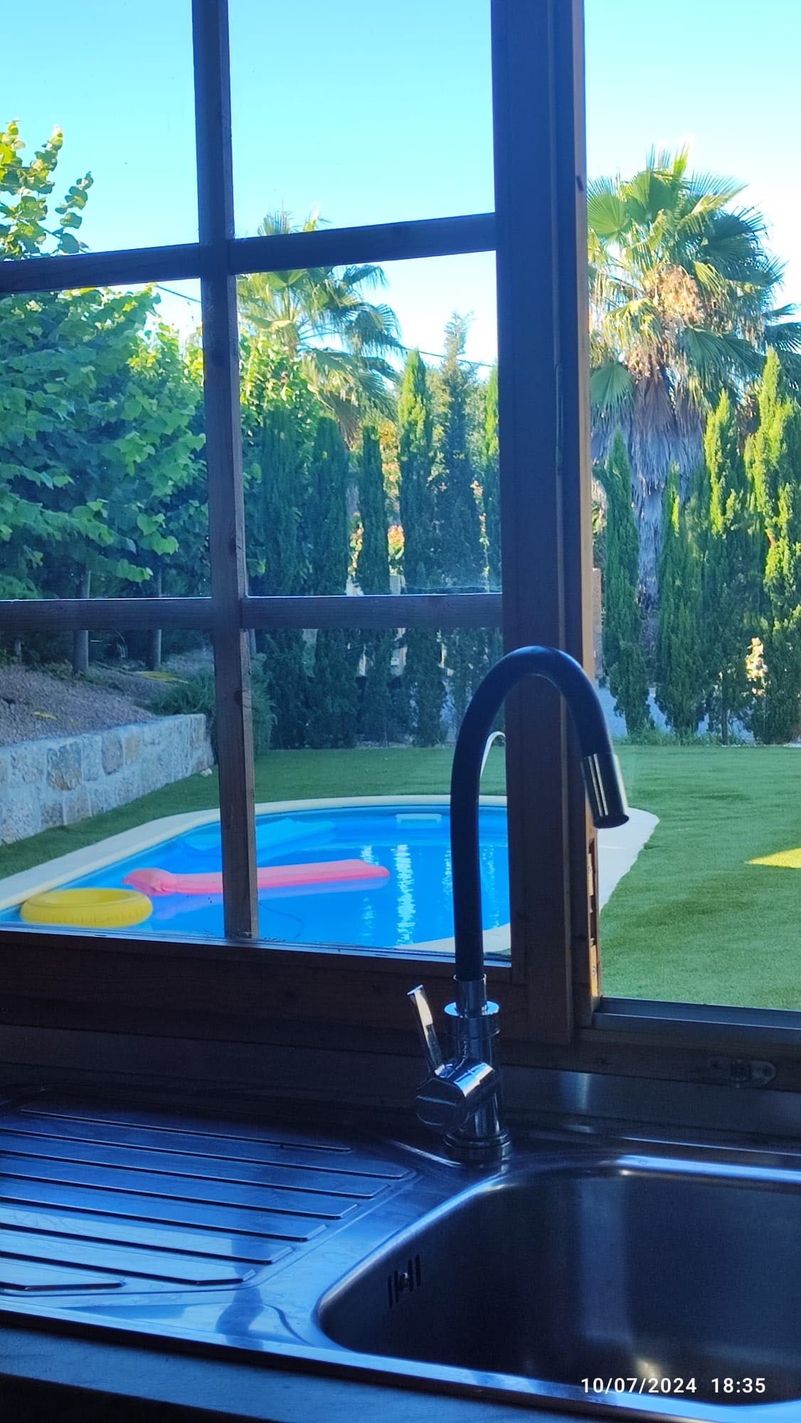 Vende .se   Imóvel com 3700m2 e benfeitorias.