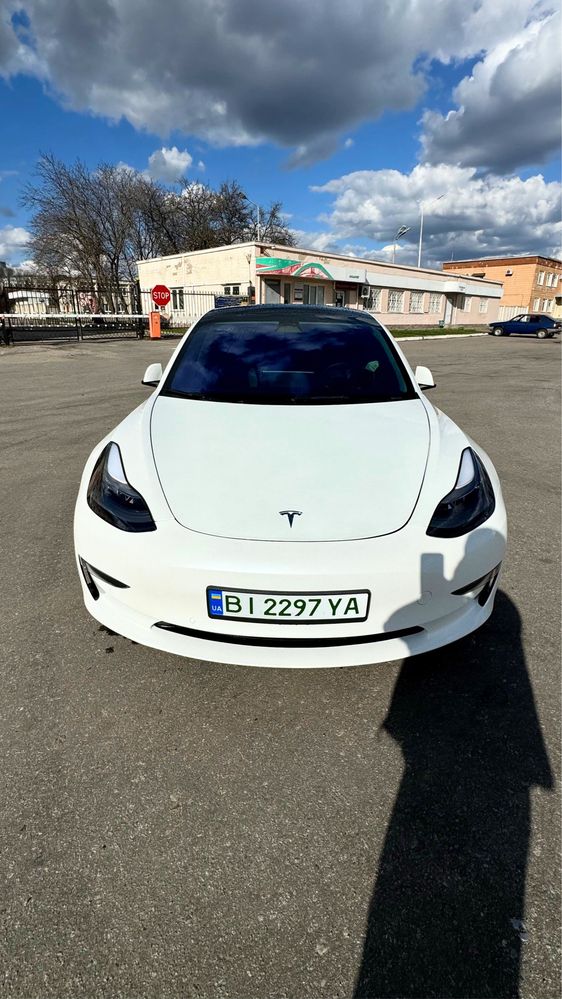 Tesla model 3 2022