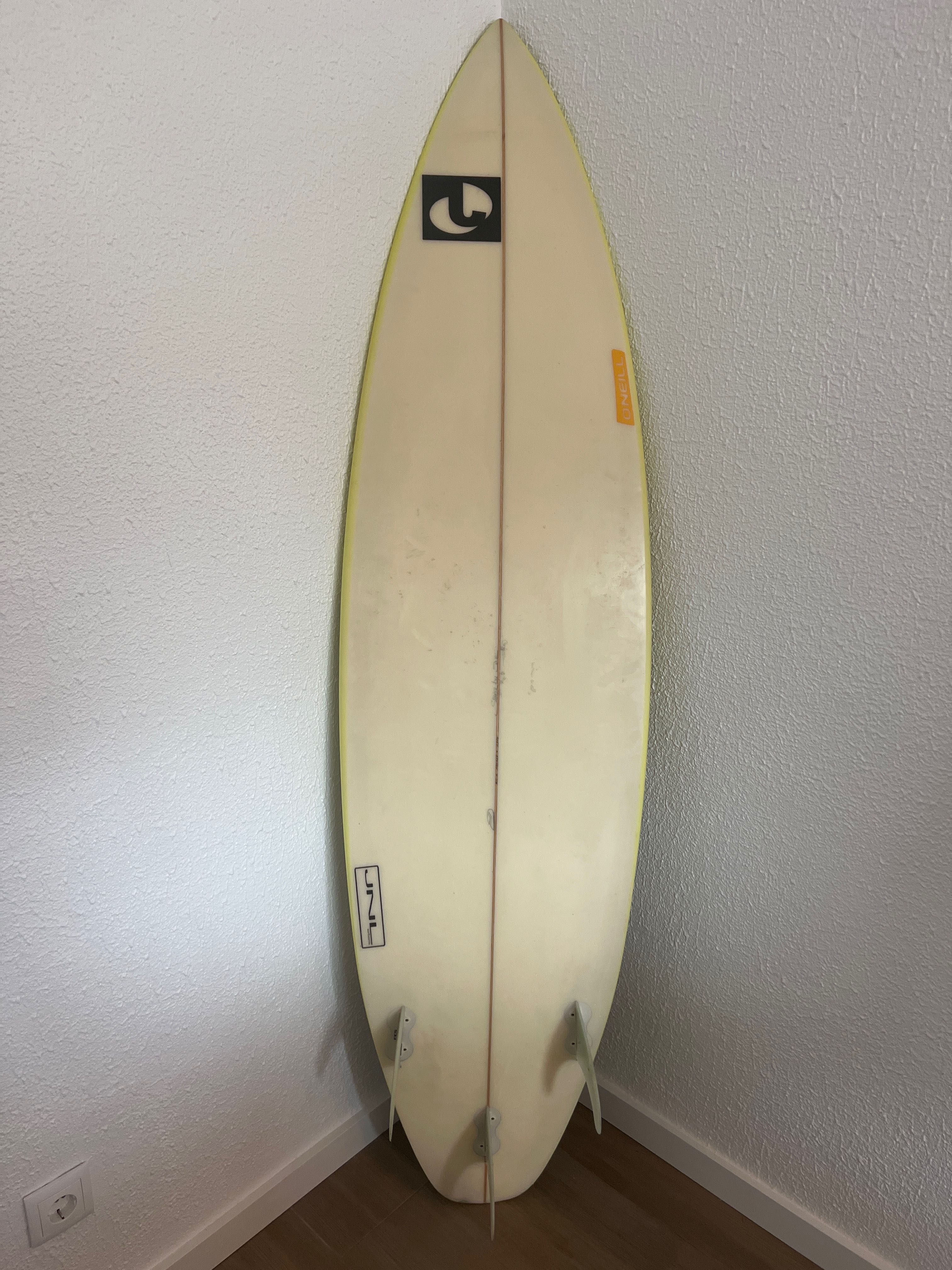 Mini gun surfboard prancha