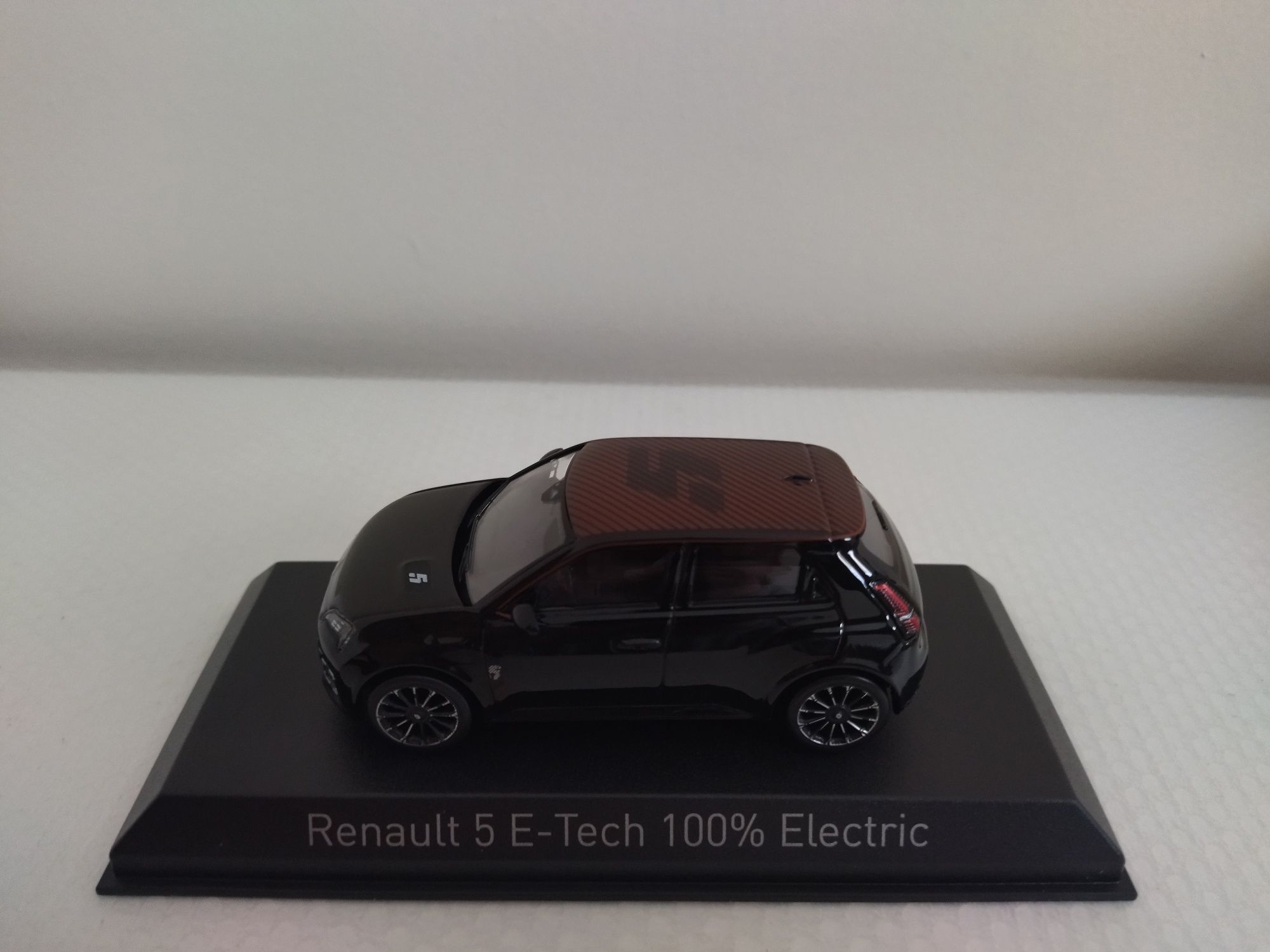 Miniatura Renault 5 E-Tech 1/43 Nova