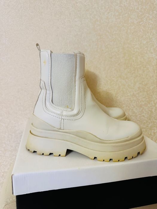 Ботинки Stradivarius 36 р