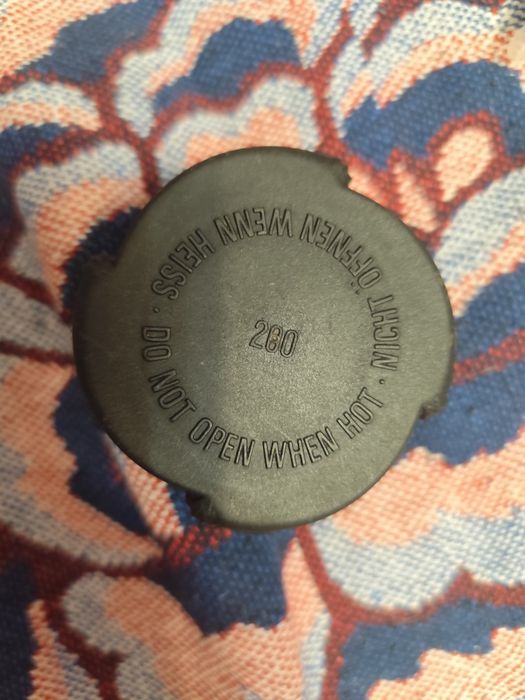 Крышка радиатора БМВ