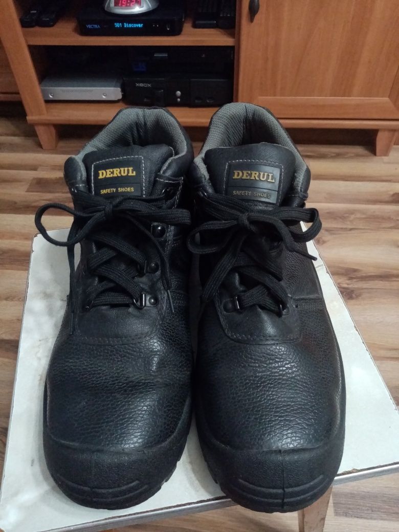 Buty robocze rozmiar 47. Dowóz Ostrowiec.