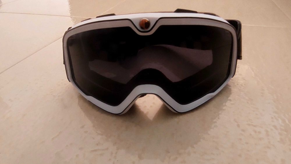 Vendo óculos motard várias cores disponíveis.