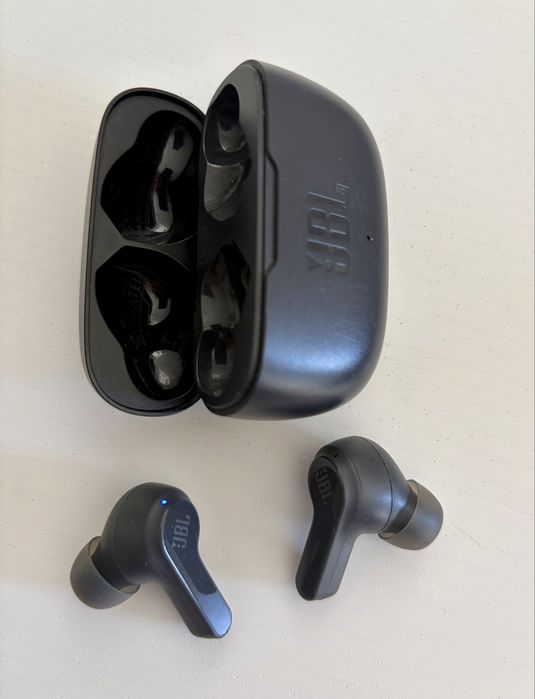 iPhone SE (2.Geracão) + JBL earpods Wave Beam bluetooth
