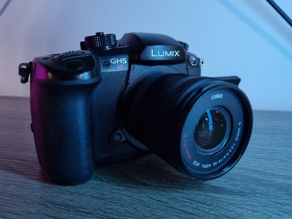 Panasonic Lumix GH5S + obiektyw 14-42mm