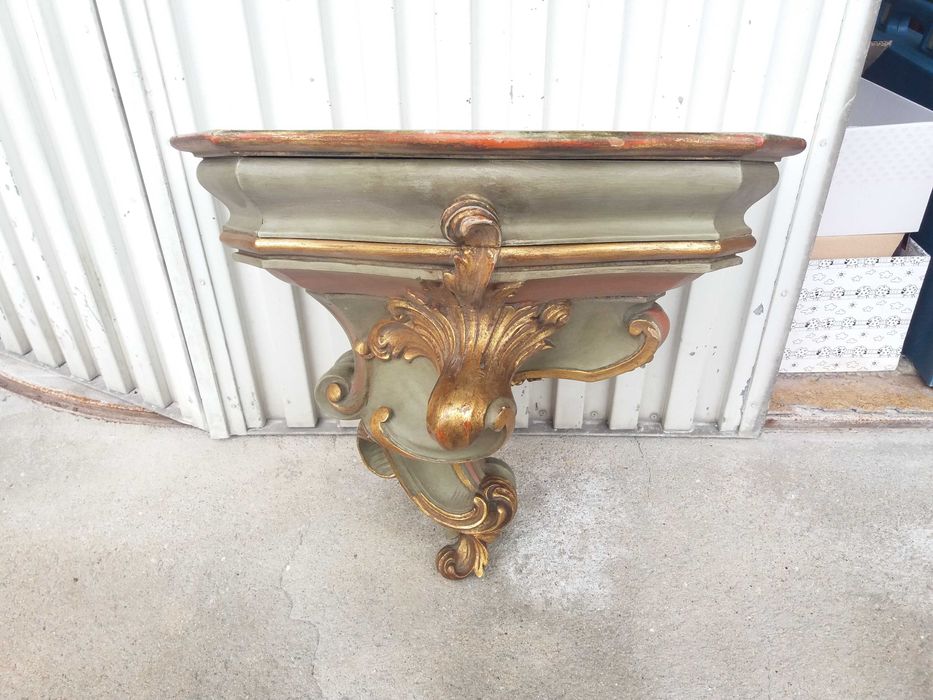 Mísula antiga em dourado tipo caixa de esmolas, perfeito estado