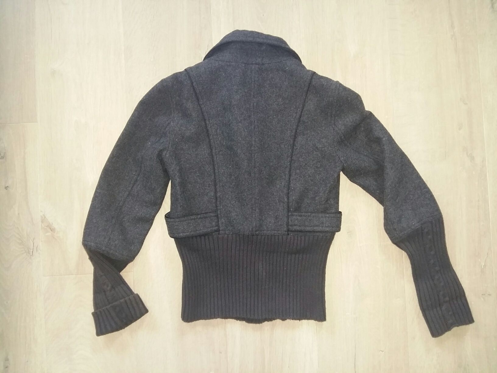 Kurteczka Reserved Young rozmiar 34