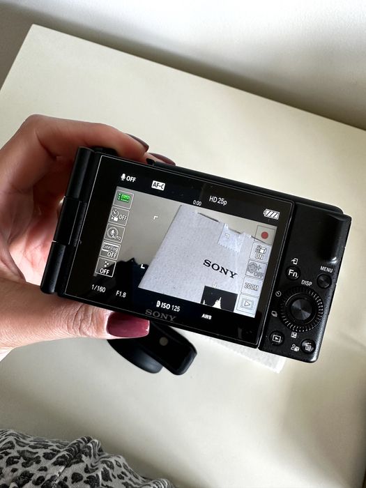 Sony ZV-1M2 em ótimo estado!