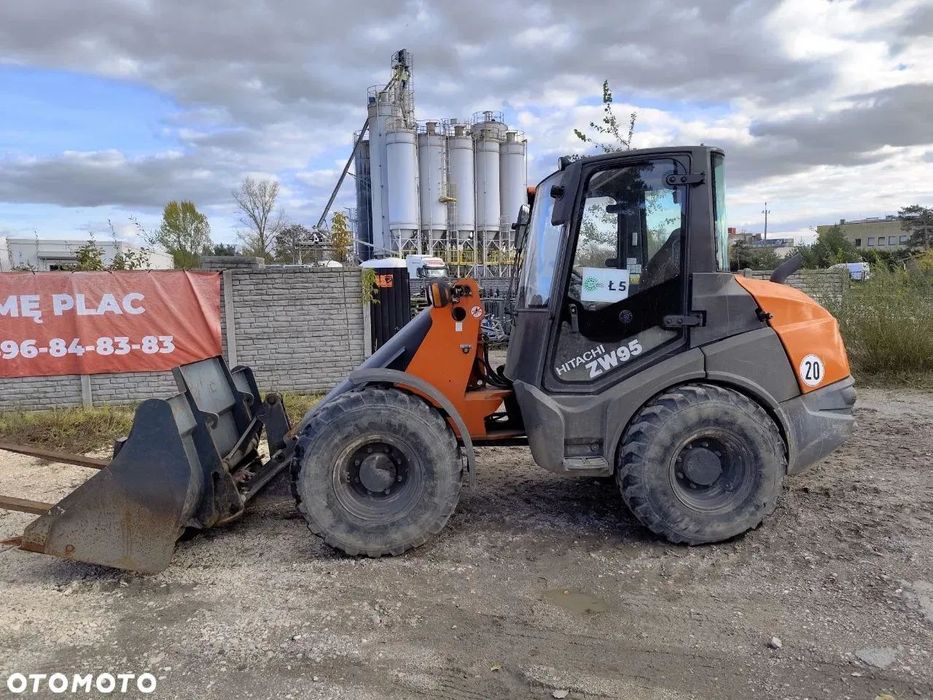 Hitachi ZW95  Hitachi ZW95