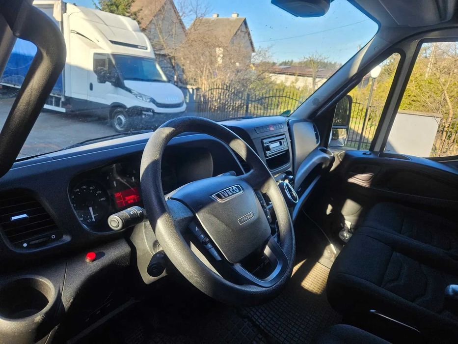 Iveco Daily 15EP, kontener, winda 1500 kg