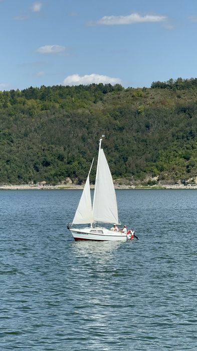 Вітрильна яхта Асоль