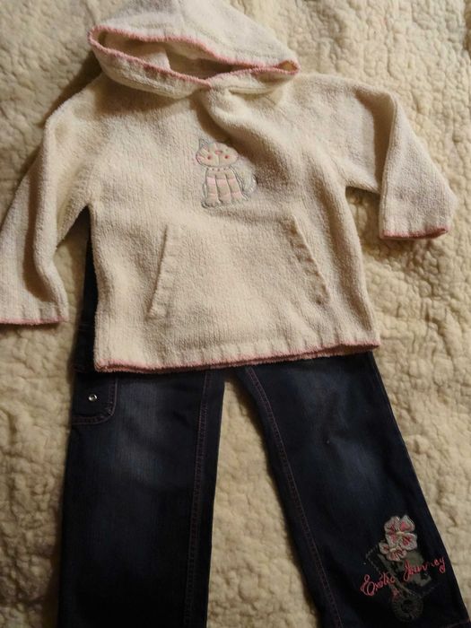 NEXT śliczny sweterek i spodnie dla dziewczynki 104 cm.