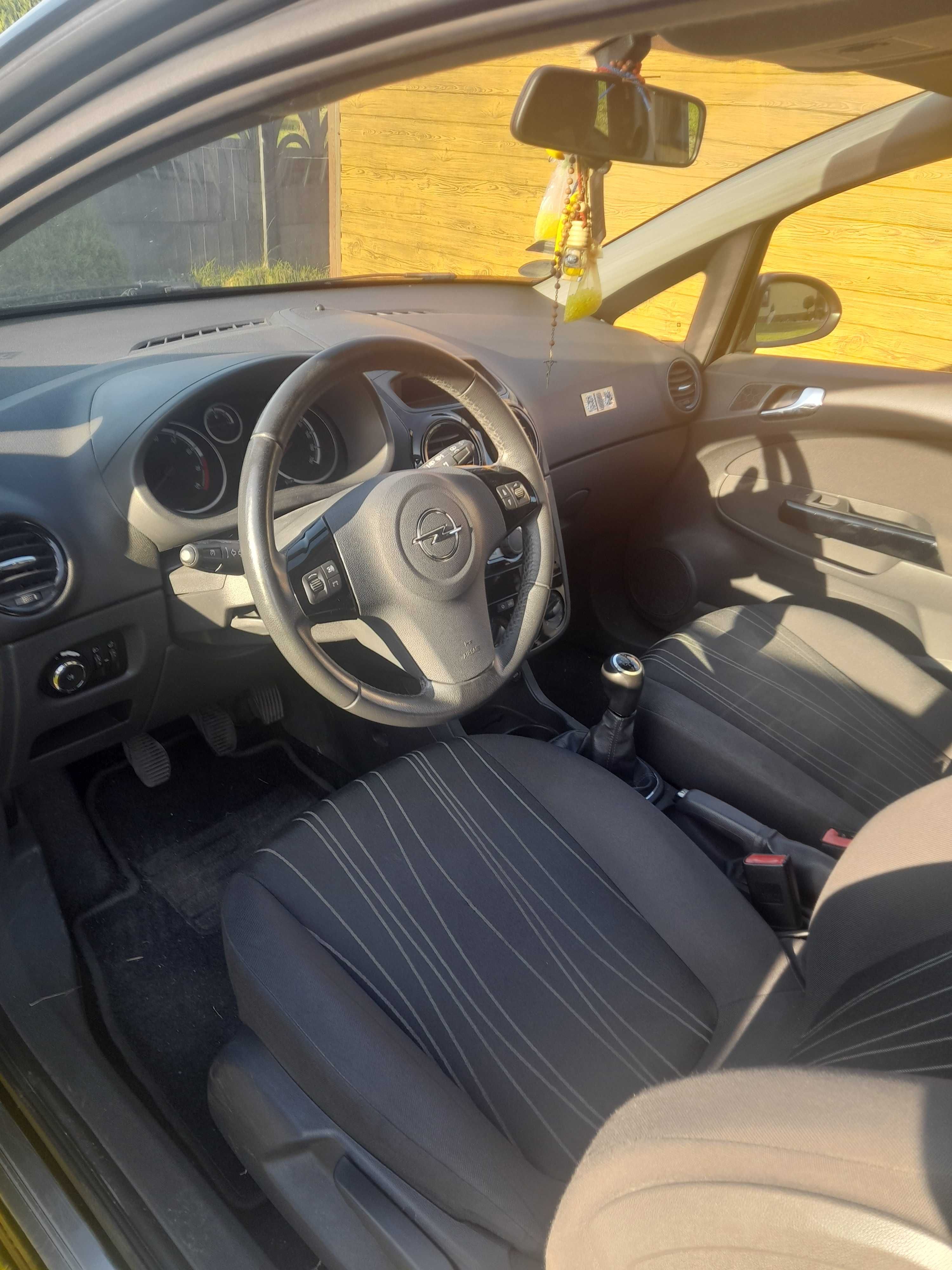 Opel corsa d 1.4 2010r