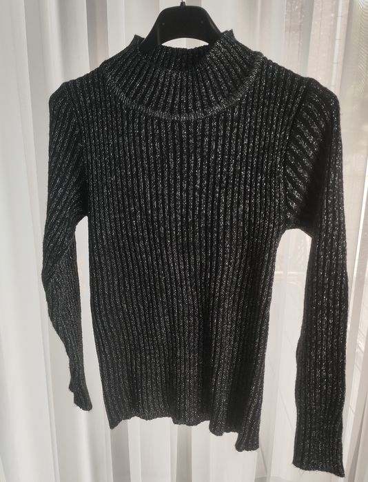 Czarny sweter 65% wełna rozmiar S