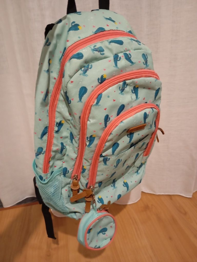 Vendo mochila de criança