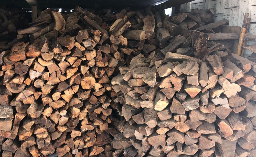 Lenha de sobro rachada