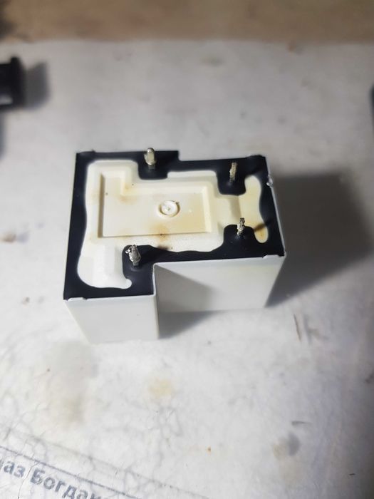 ЭлектромагнІтнЕ  реле потужності HF105F-1/012DT- ...