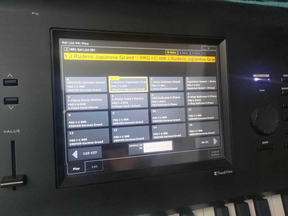 Korg Kronos 73 (Music Workstation)