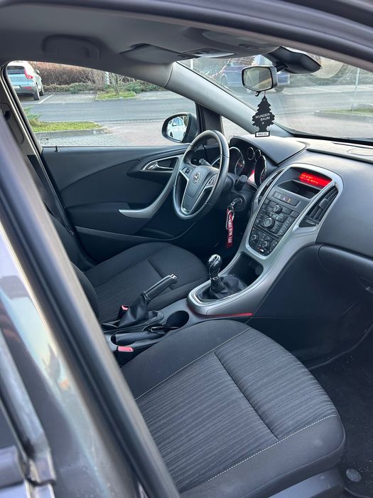 Opel Astra 2011 1.7 CDTI