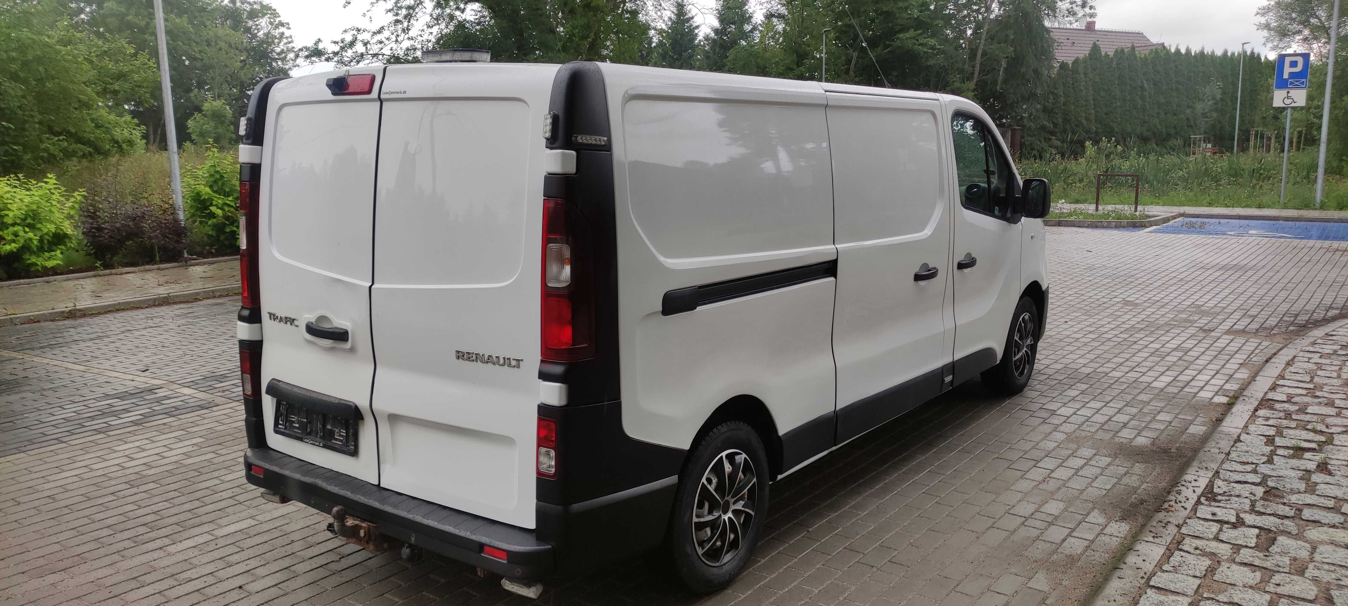 Renault Trafic Long 2016 klima 3-os 251 tys km okazja