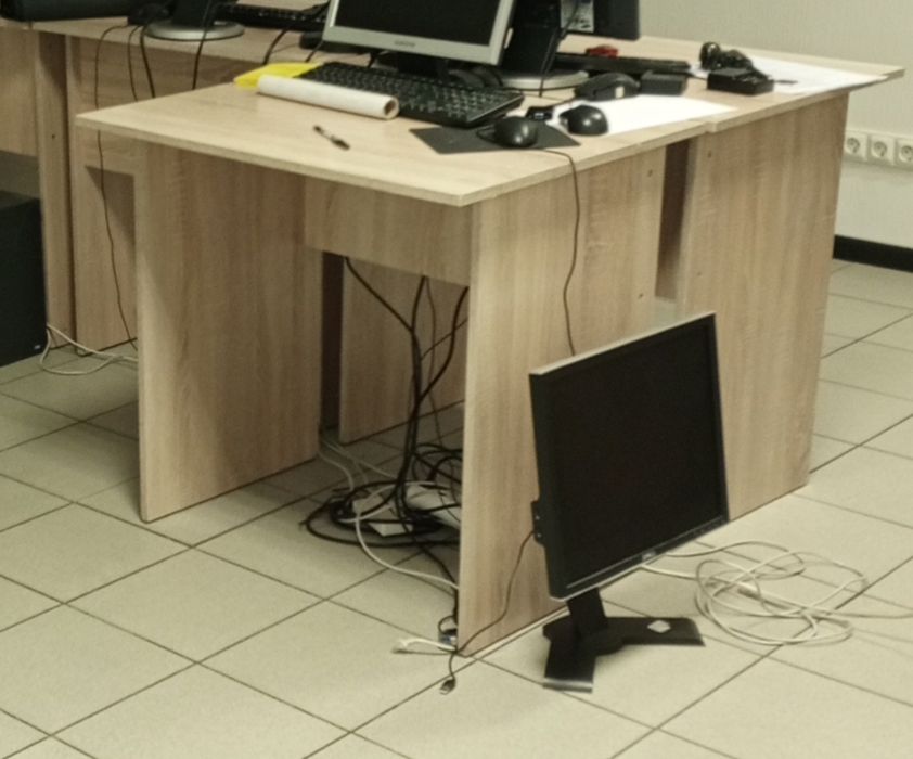 Столи офісні вживані 20 шт