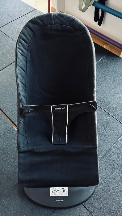 Bujaczek lezaczek BabyBjorn Balance dwustronny