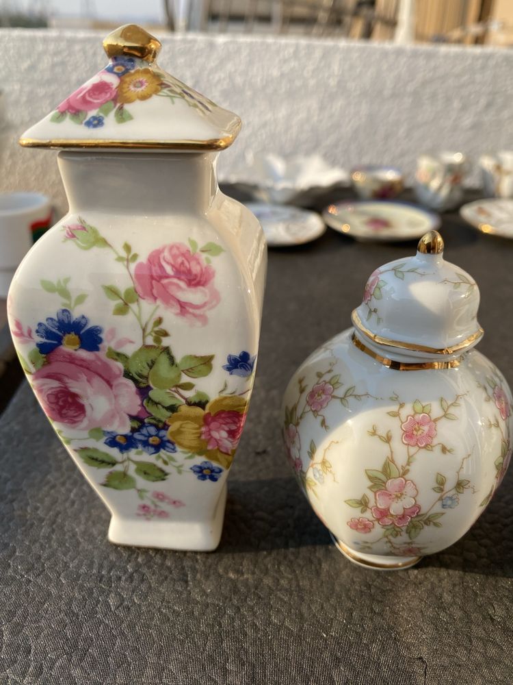 Conjunto de 4 frascos de porcelana decorativa vintage com flores