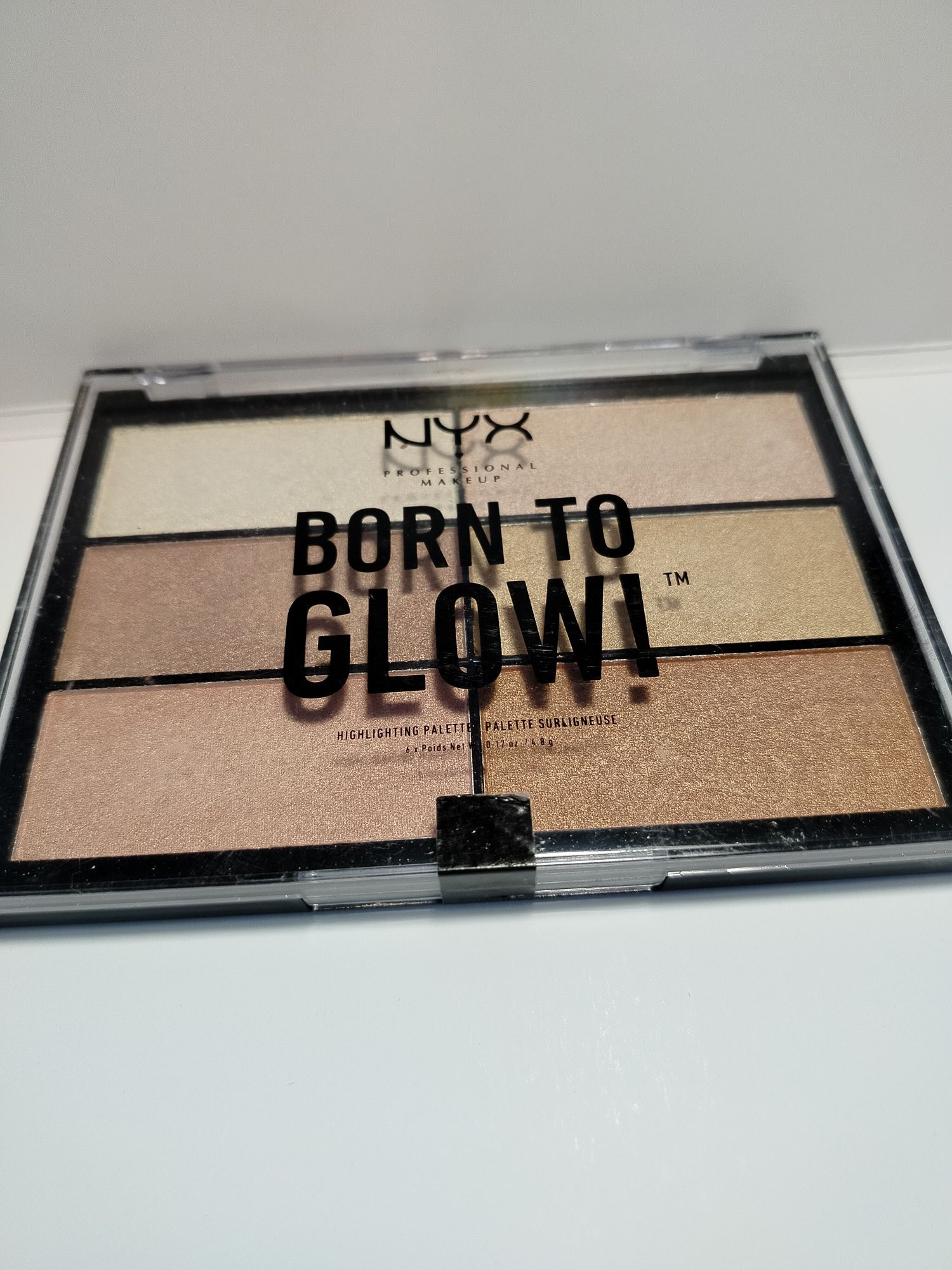 Nyx Born to glow!Палетка хайлатеров