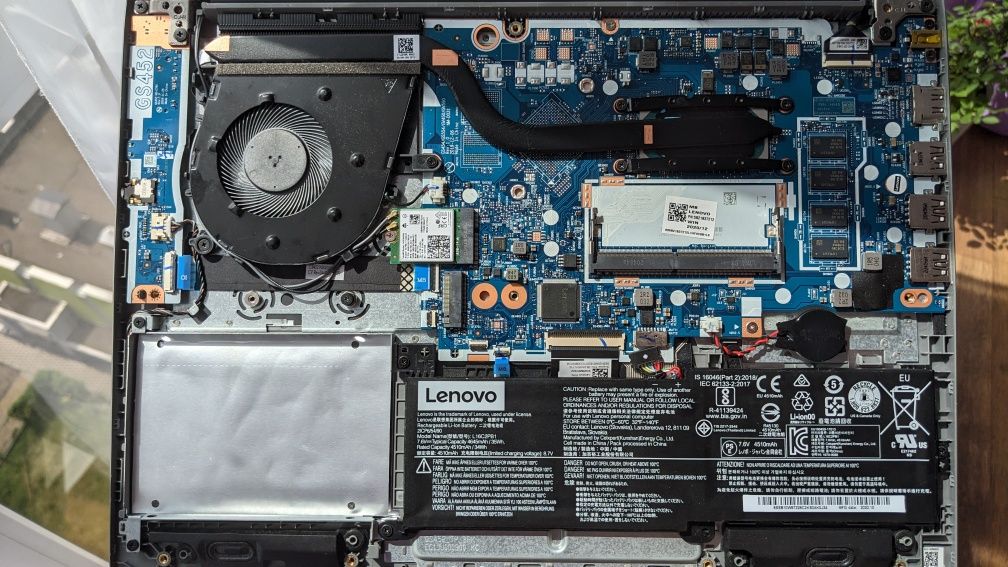 Lenovo ideapad 3 14iiL05 i5-1035g1 8 ram 128 ssd UHD ice lake 1gb