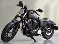 Модель мотоцикла "Harley-Davidson Sportster Iron 883" 1/12 (Maisto)
