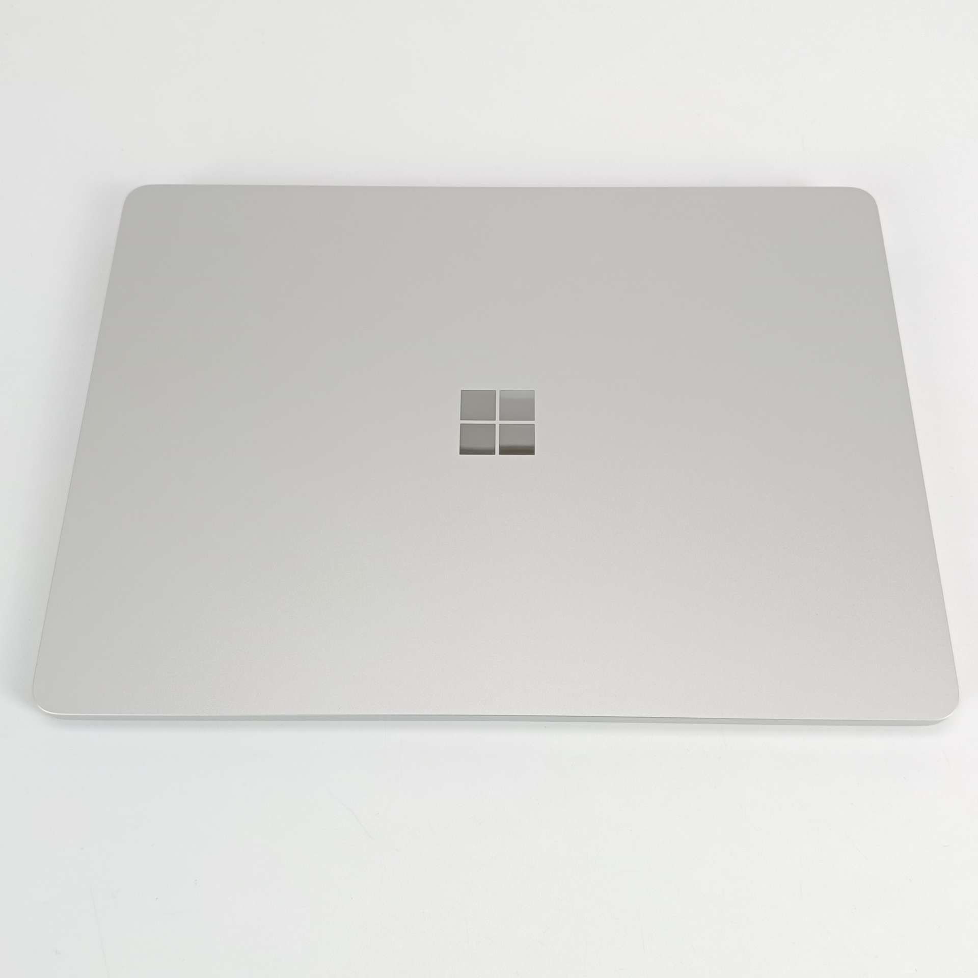 Microsoft Surface Laptop 13,8″, Snapdragon® X Plus, 16 GB RAM, 256 GB