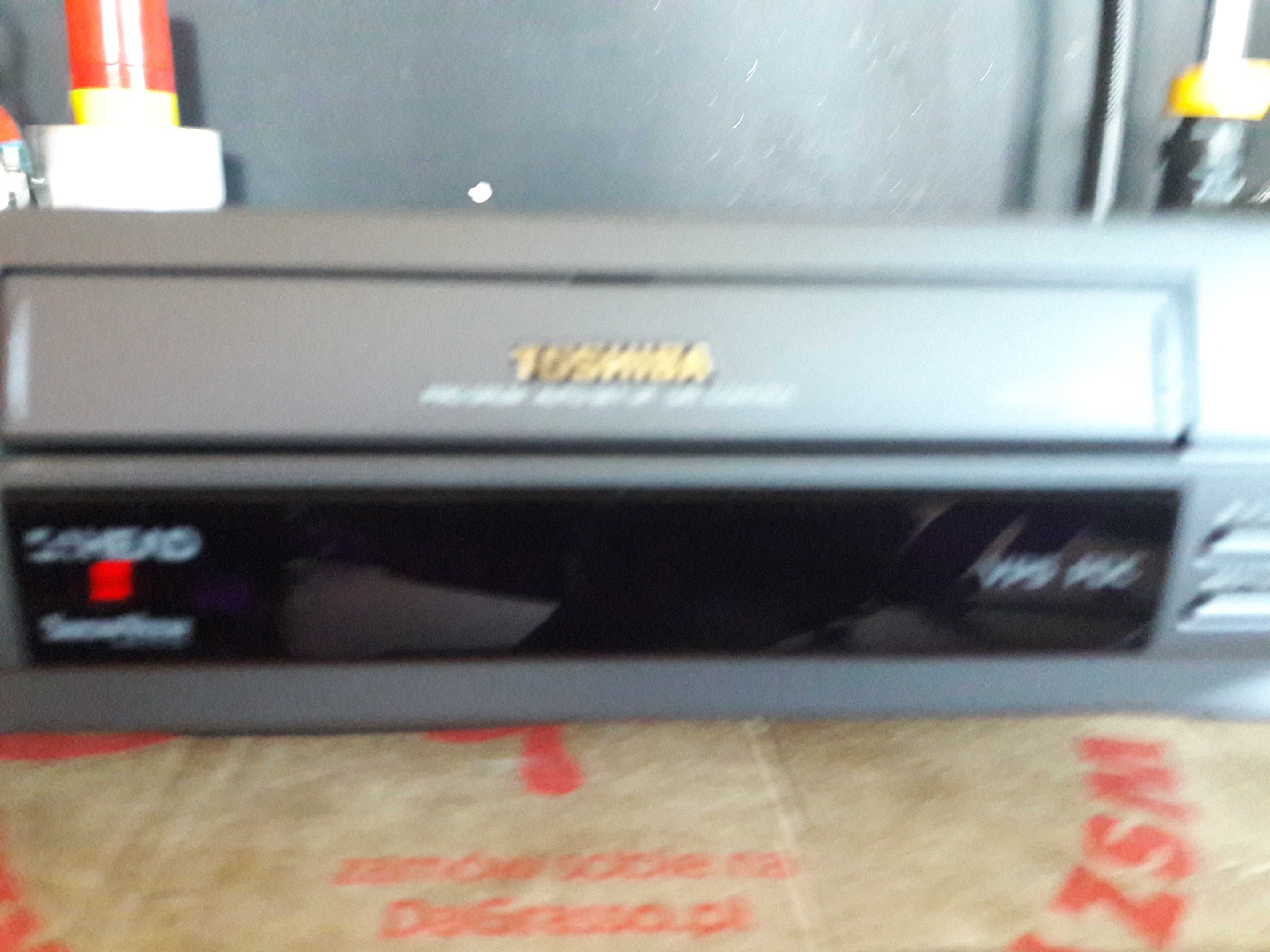 Pilnie Sprzedam Magnetowid + pilot TOSHIBA PROSZĘ POMÓŻCIE MI !!!