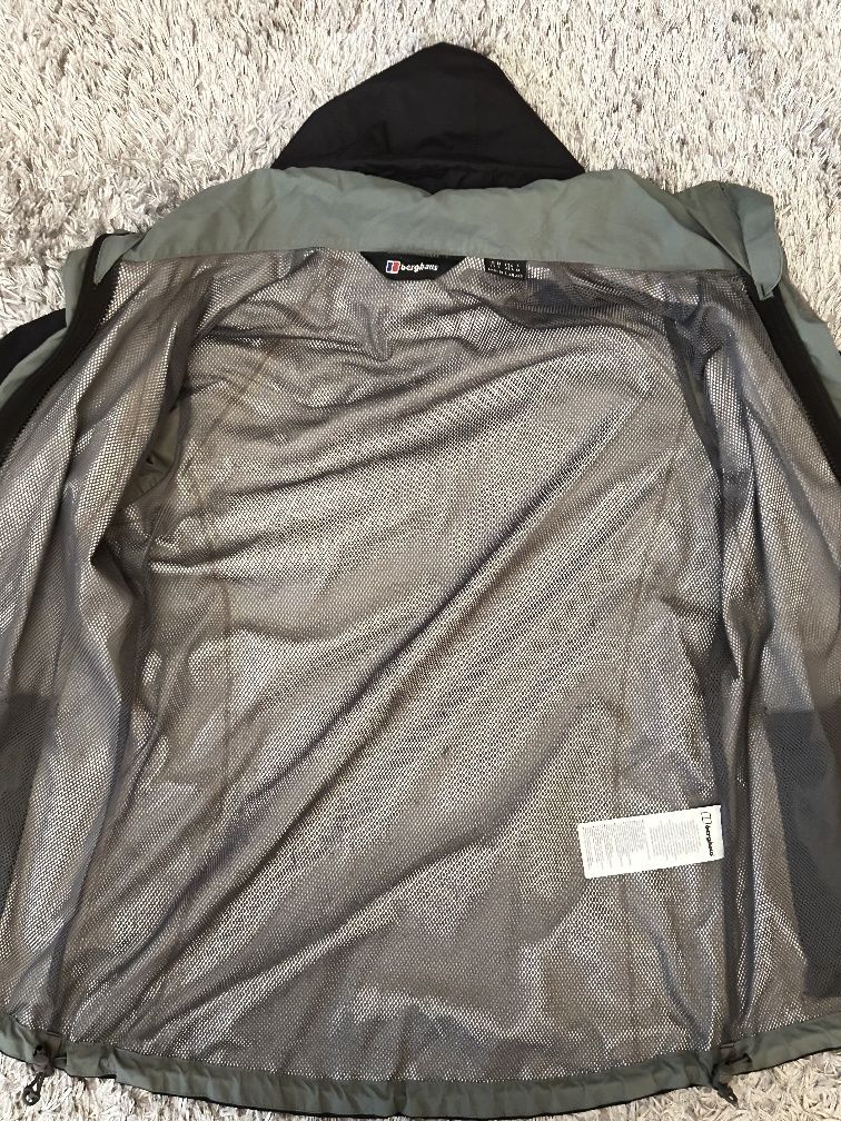 Чоловіча куртка/вітровка Berghaus AQ2, у ідеальному стані