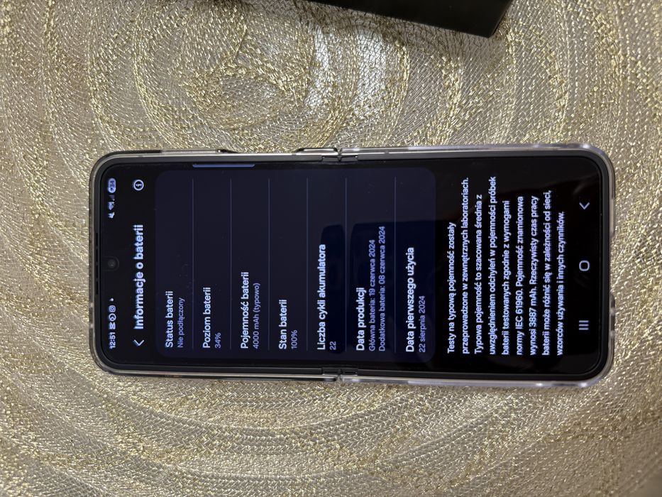 Na sprzedaż: Samsung Galaxy Z Flip6, kolor szary Jak Nowy