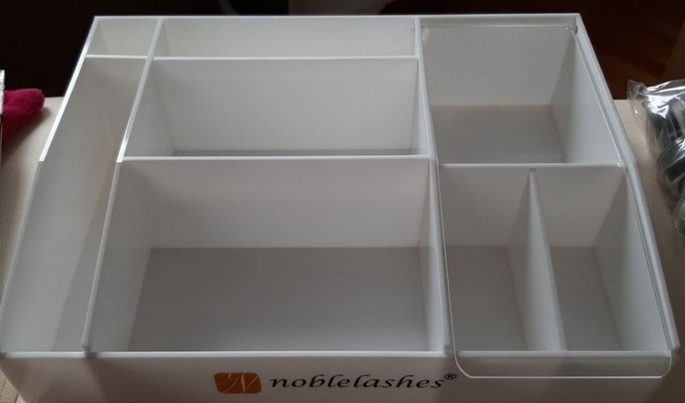 Organizer do rzęs firmy Noblelashes