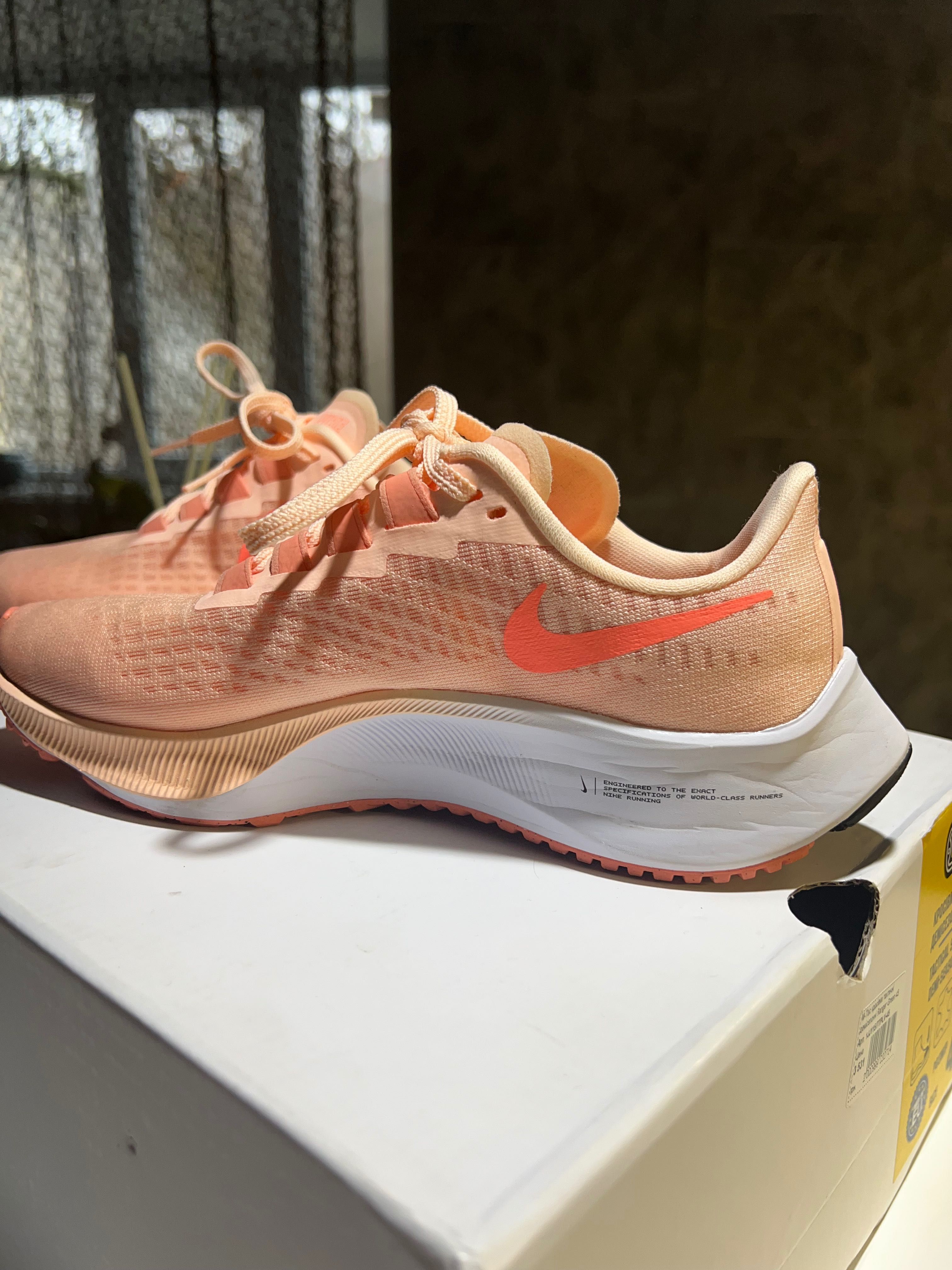 Жіночі кросівки Nike Pegasus 36