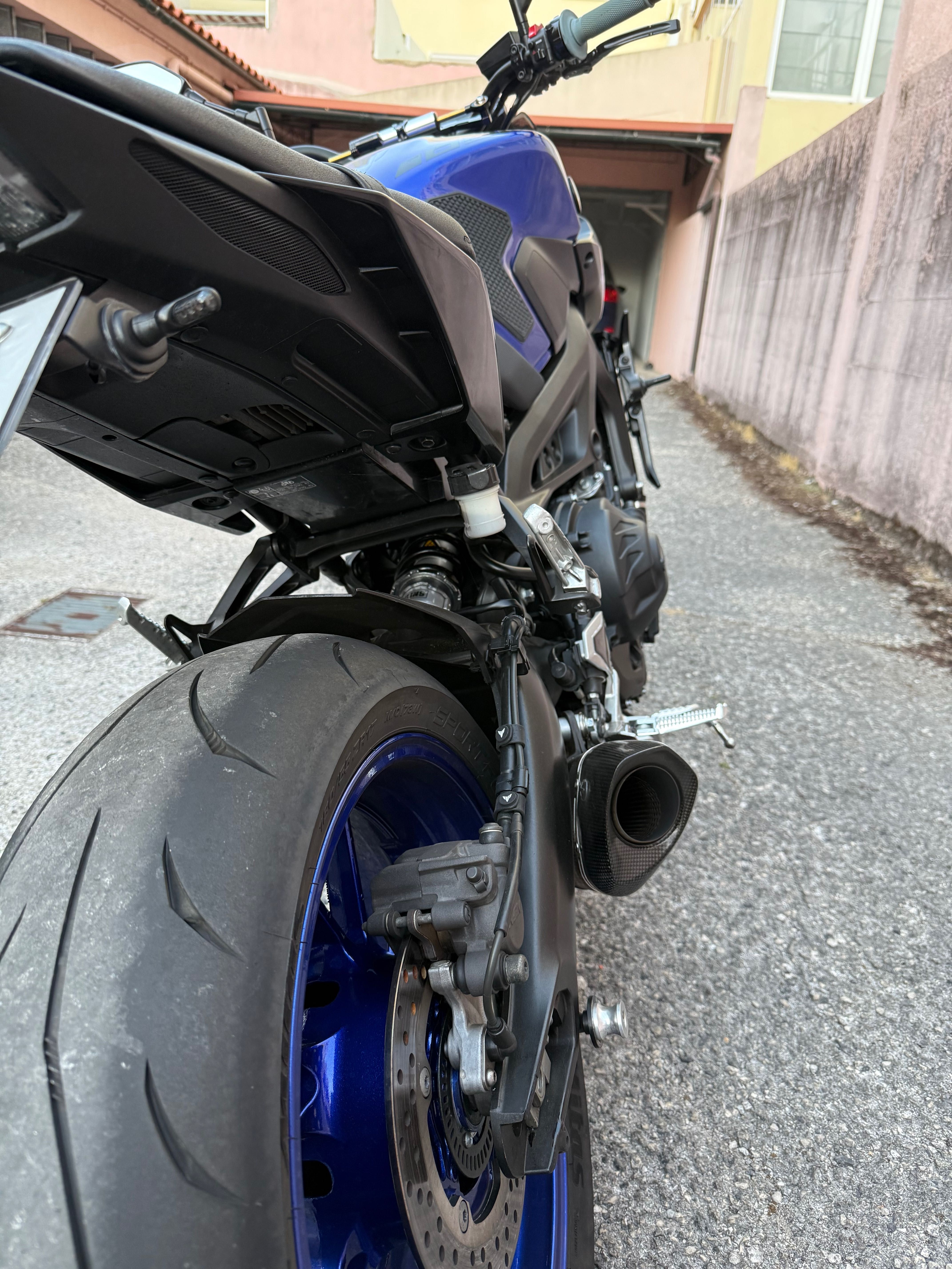 Yamaha MT-09 como nova