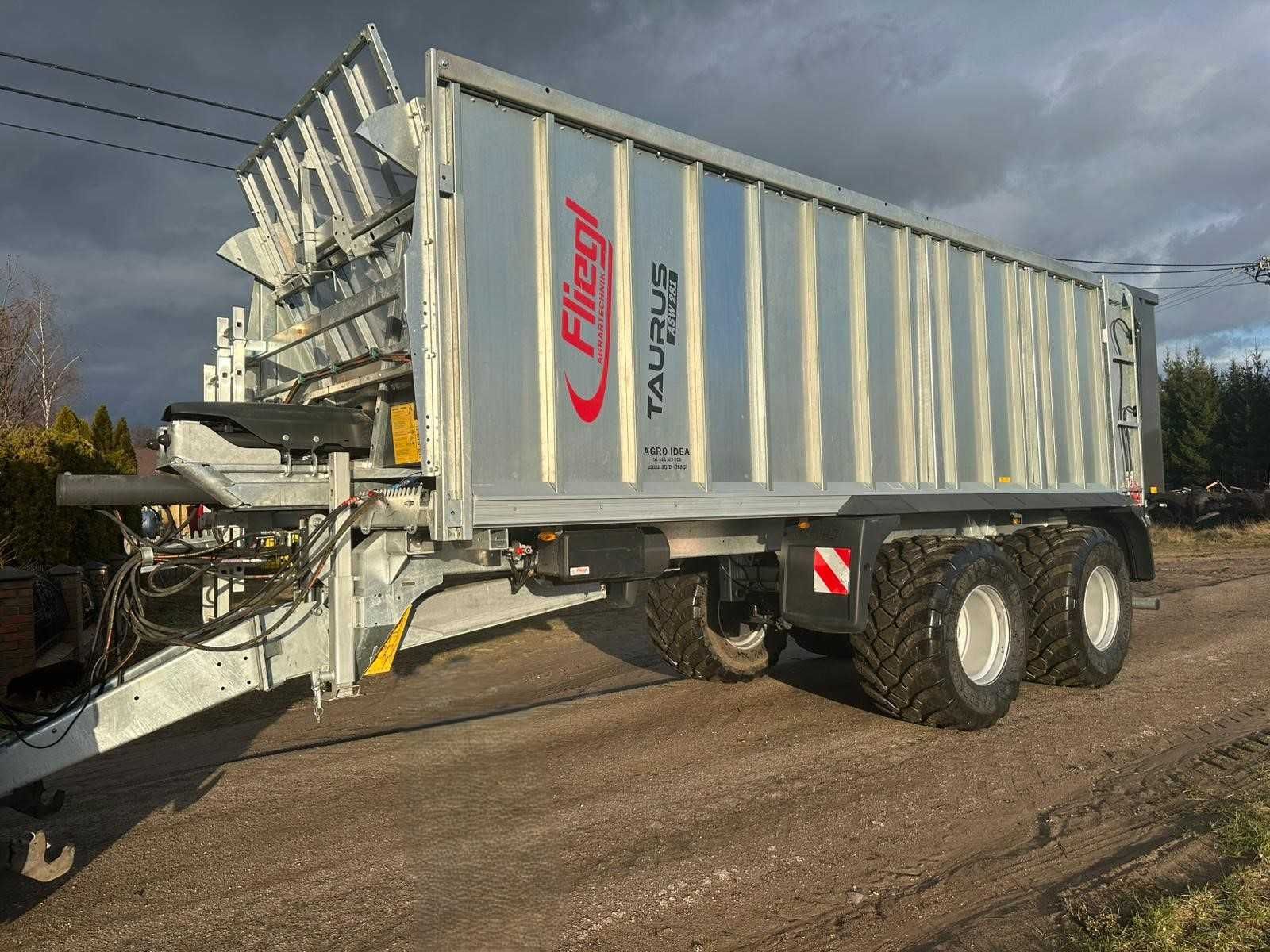 Przyczepa Objętościowa Fliegl ASW 281 Taurus