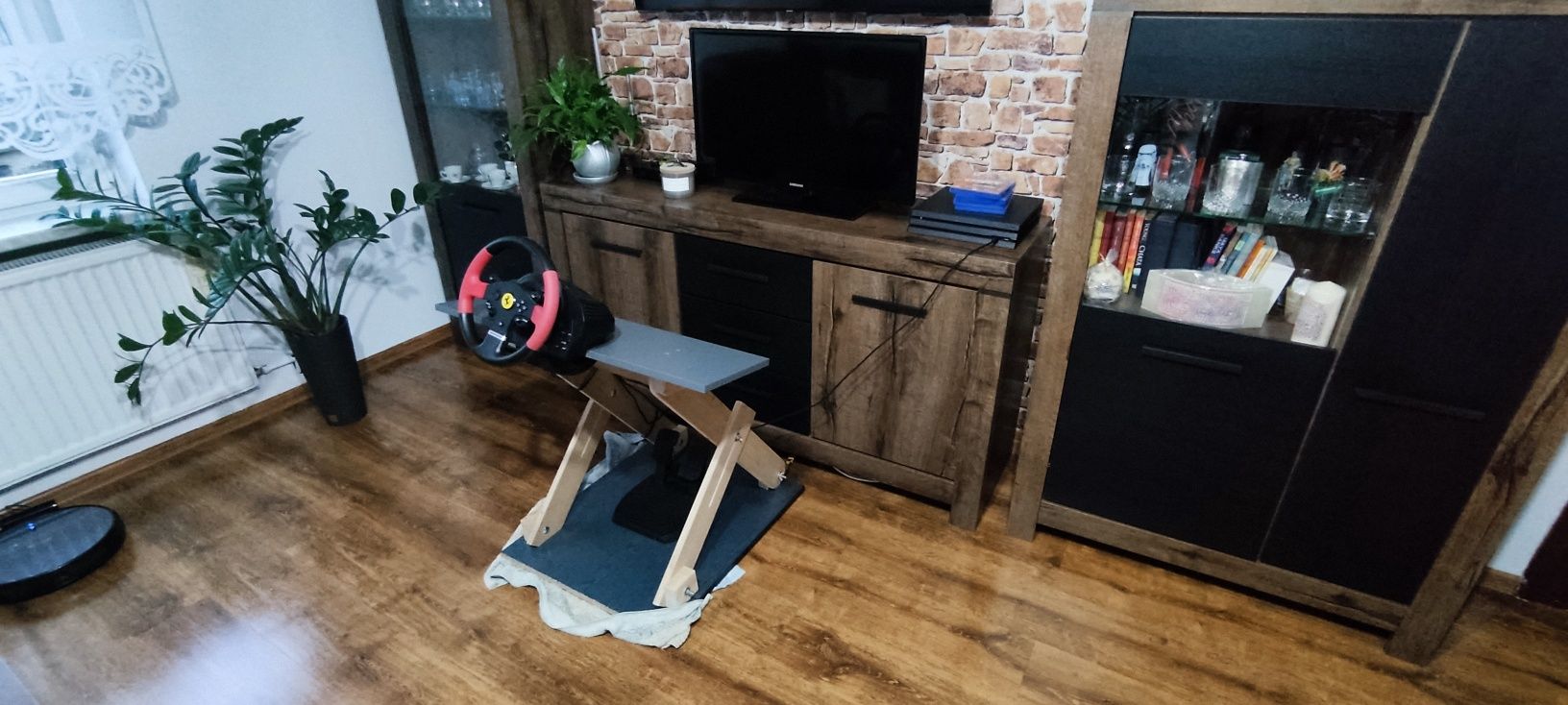 Kierownica Thrustmaster T150, PS4/PS5 jak nowa.