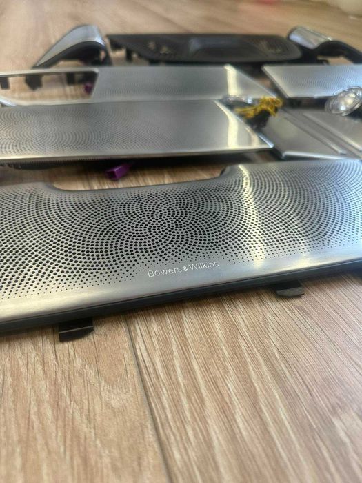 Накладки сітки Bowers & Wilkins для BMW 7 серії G11/G12 (2015-2022)