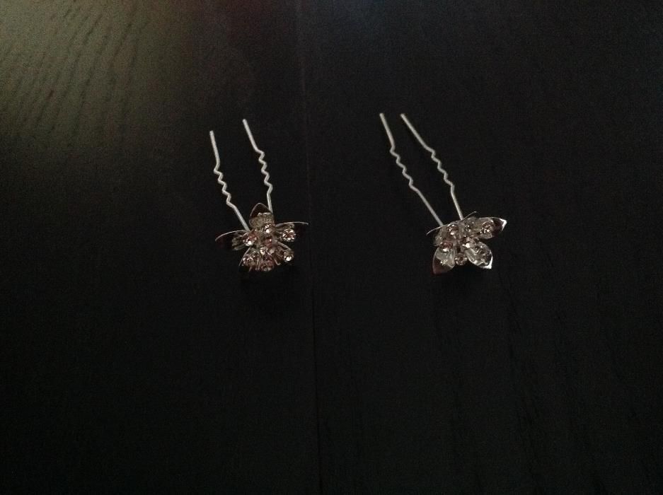 Tearas bandolete, gancho e bijuteria para cerimonia