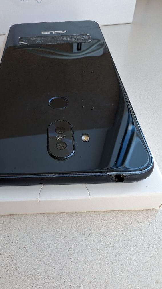 Смартфон Asus ZenFone 5 Lite