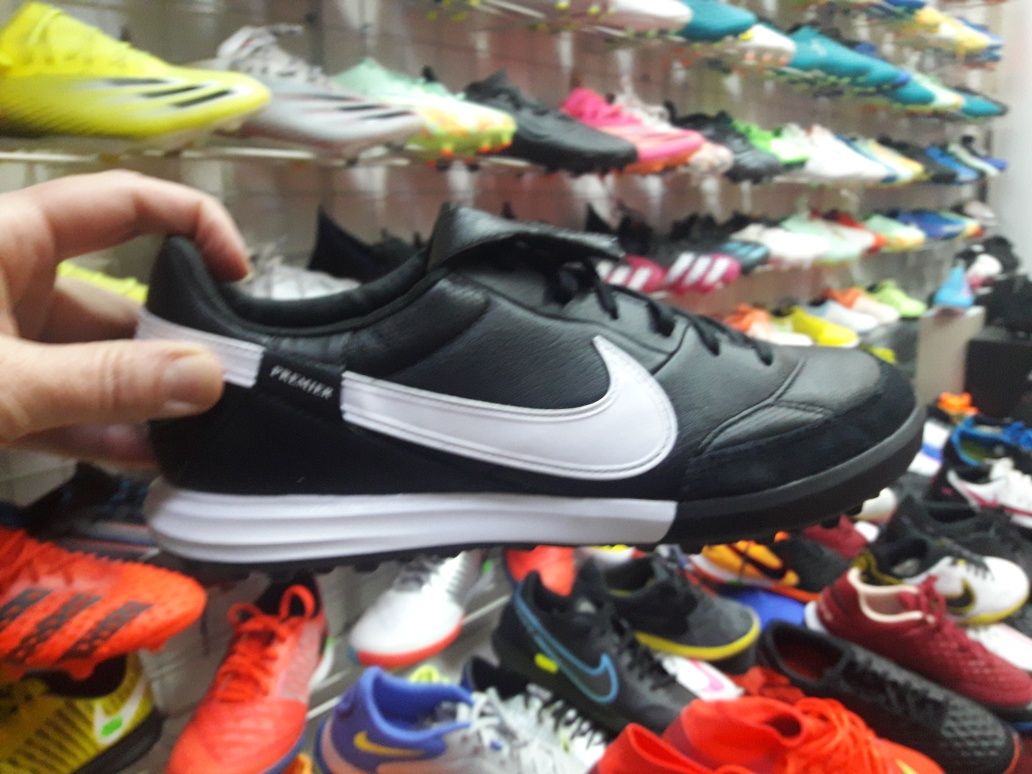 Сороканожки NIKE  PREMIER III TF  AT6178 010   є  всі розміра