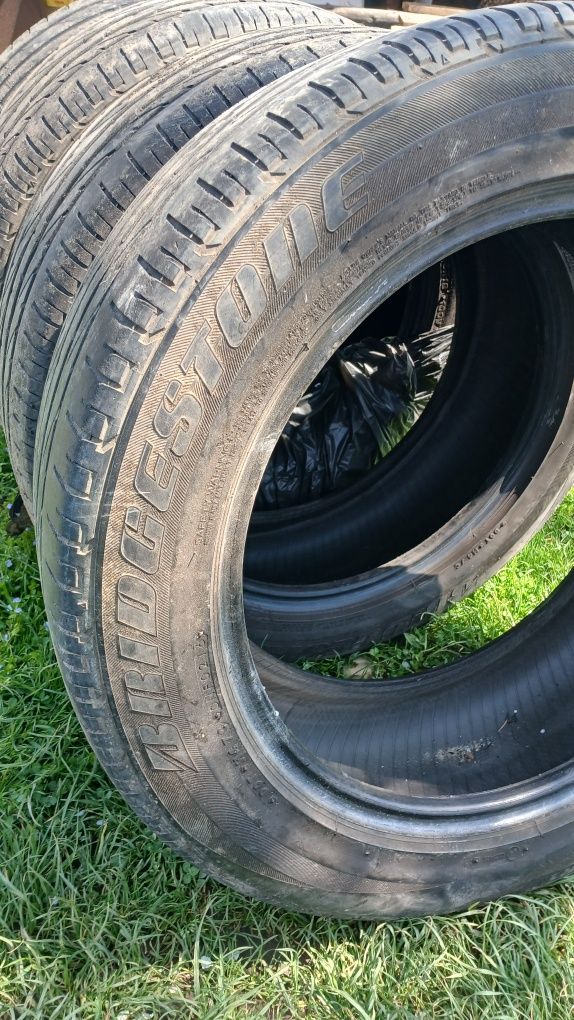 Шини Bridgestone 235 55 18 літні